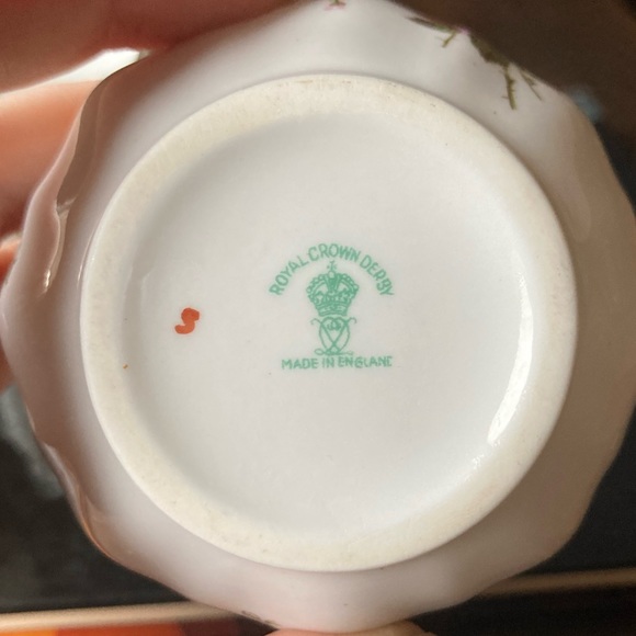 Royal Crown Derby Creamers & Cup - Derby Posies Pattern in Purple & Pink - Picture 14 of 17